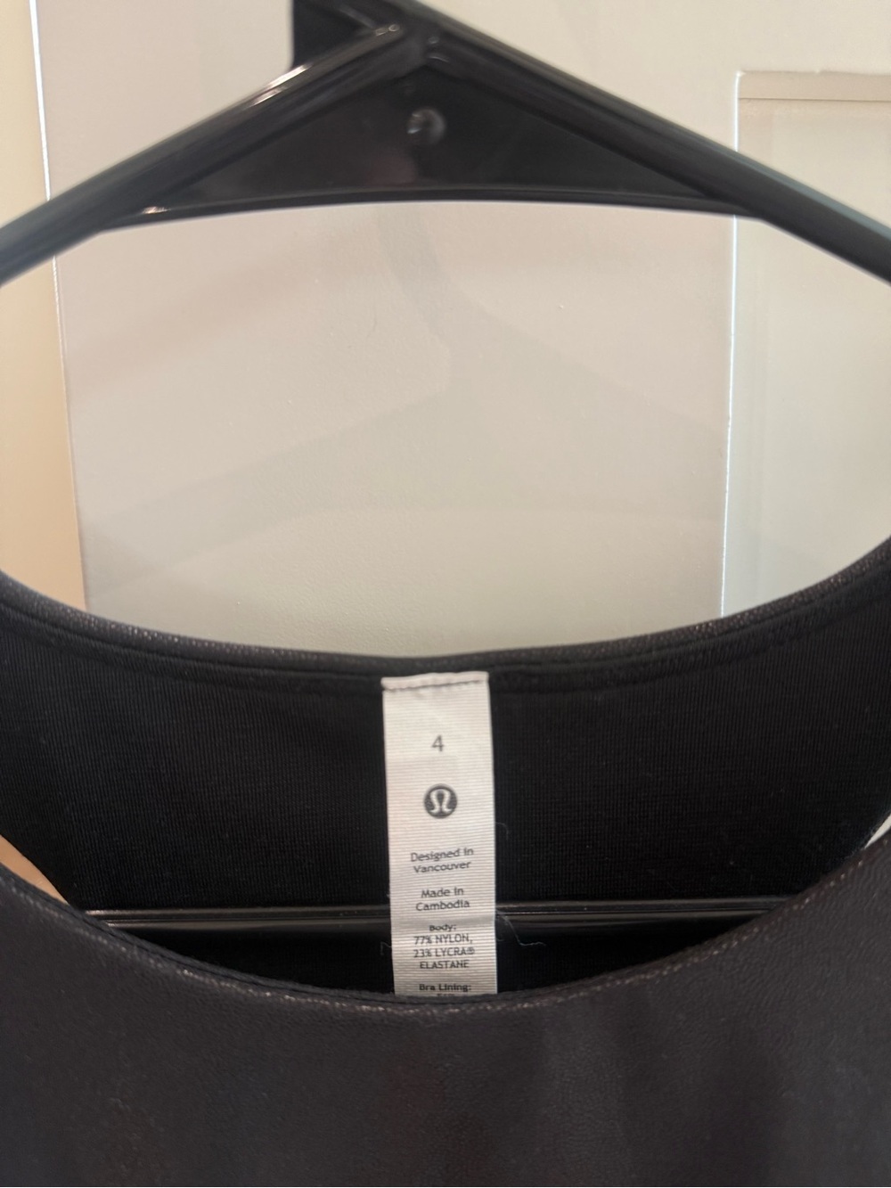 Lululemon Black Racerback Cropped Tank Top Size 4 - Metallic Black - Picture 2 of 3